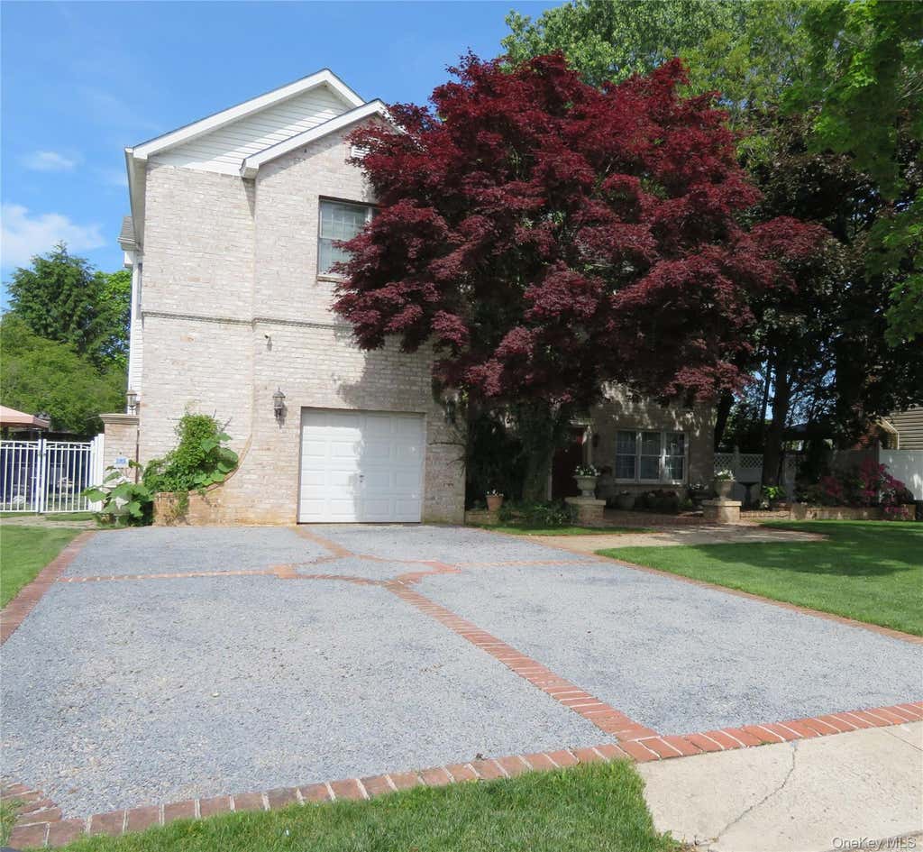 Photo of 6 Naybor Avenue, Medford, NY 11763 (MLS # 1009647)