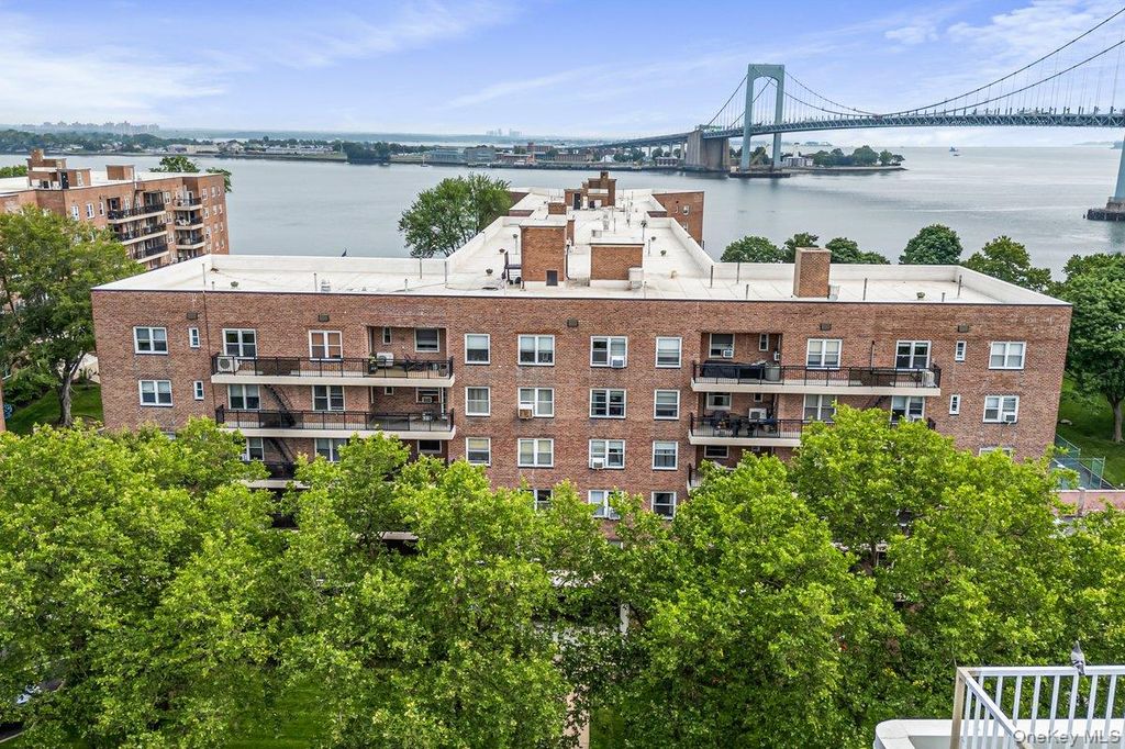 Photo of 162-01 Powells Cove Boulevard #3N, Beechhurst, NY 11357 (MLS # 994045)
