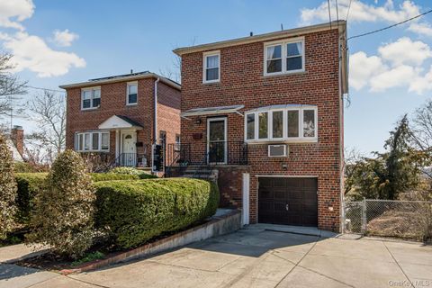 Photo of 2768 Netherland Avenue, Bronx, NY 10463 (MLS # 979561)