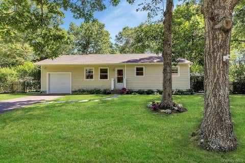 Homes For Rent - 38 Woodridge Road<br/> Hampton Bays, NY 11946