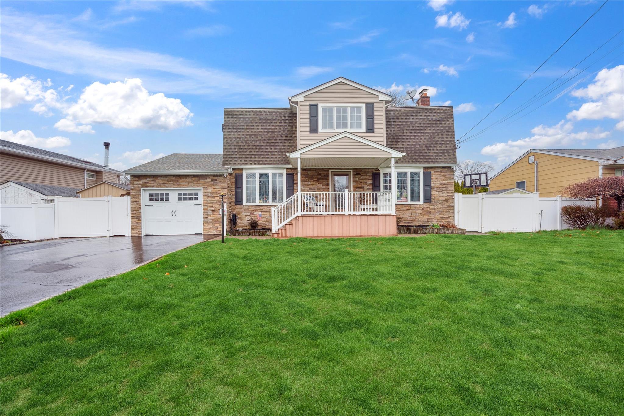 75 Moody Avenue, Islip, New York image 1