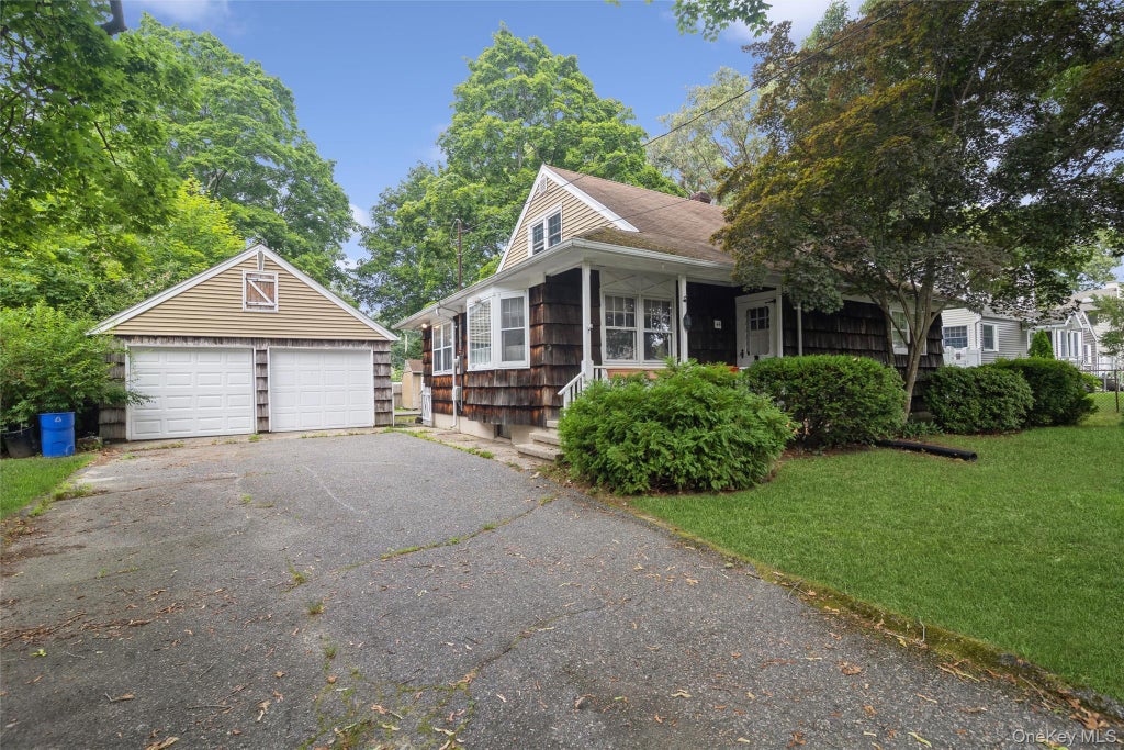 Photo of 46 McGaw Avenue, Lake Grove, NY 11755 (MLS # 1027588)