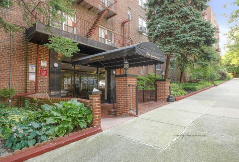 67-30 Clyde Street Unit 6W, Forest Hills, NY 11375 - #: 860183