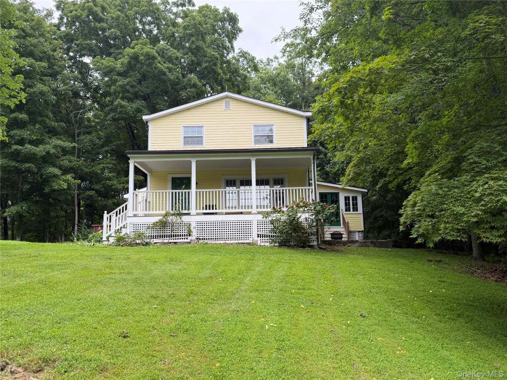 Photo of 1059 Hanover Street, Yorktown Heights, NY 10598 (MLS # 1032752)