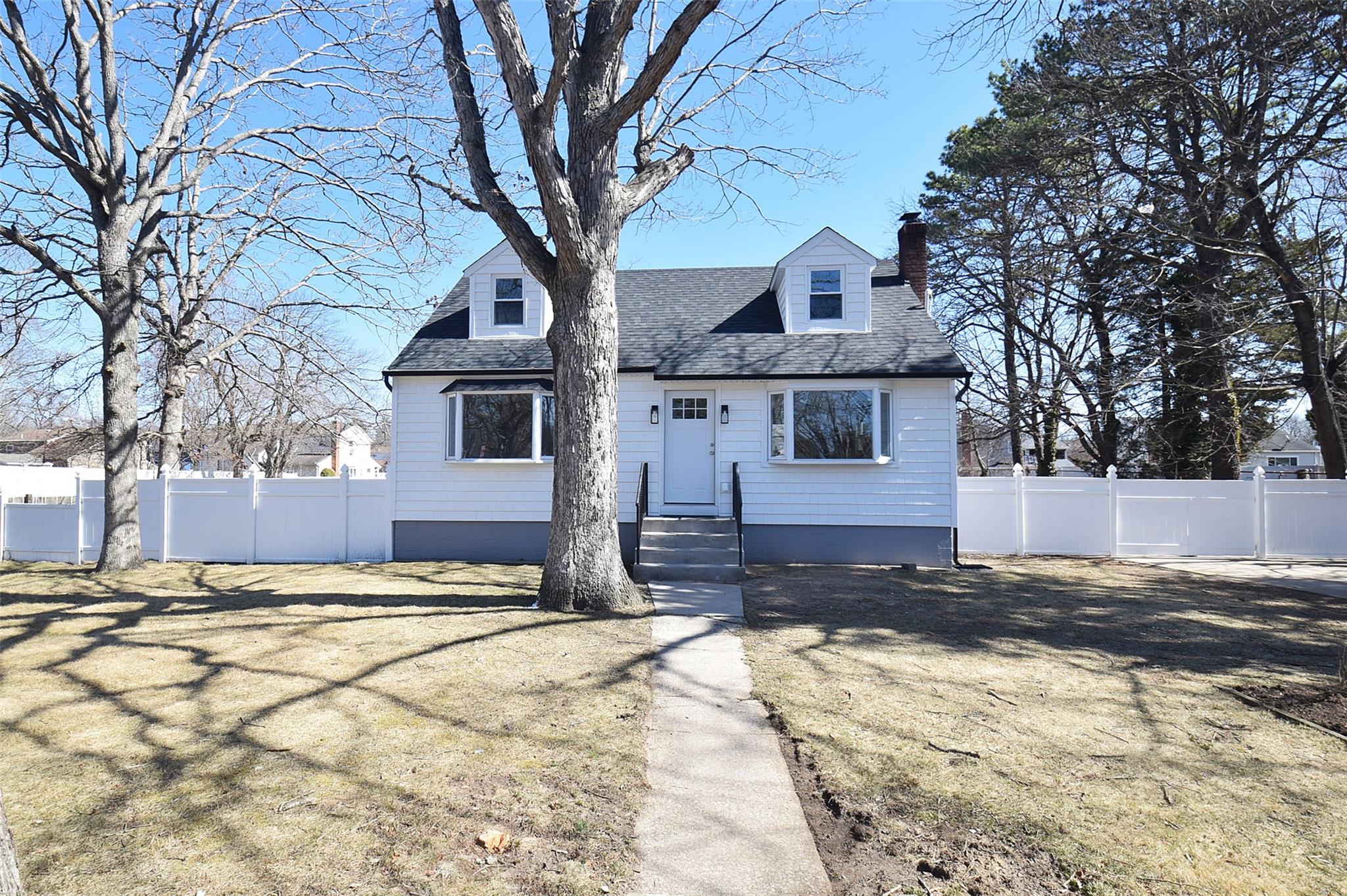 1347 Ferndale Boulevard, Central Islip, New York image 1