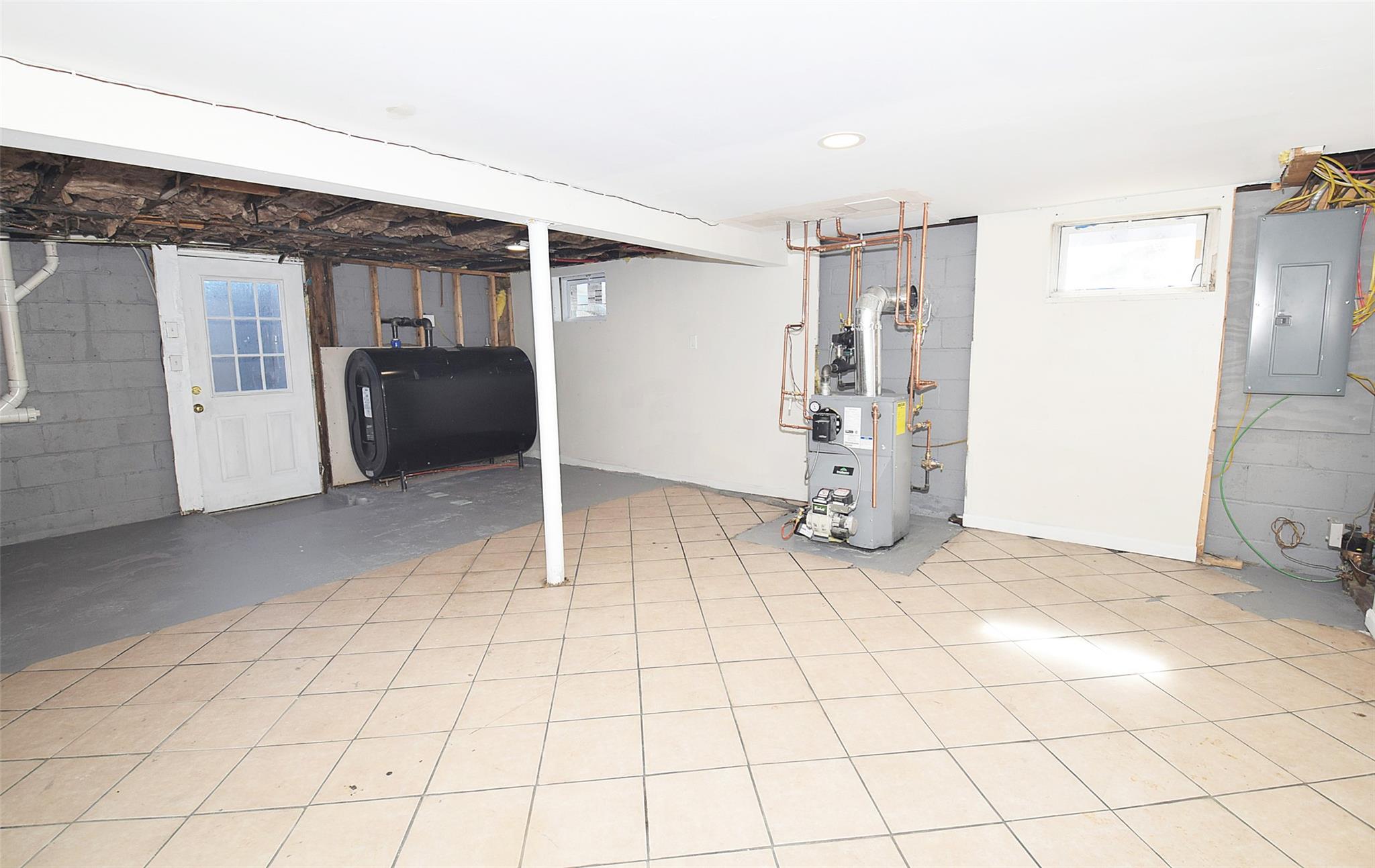 1347 Ferndale Boulevard, Central Islip, New York image 13