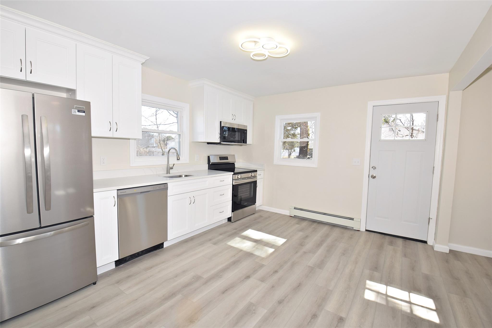 1347 Ferndale Boulevard, Central Islip, New York image 5