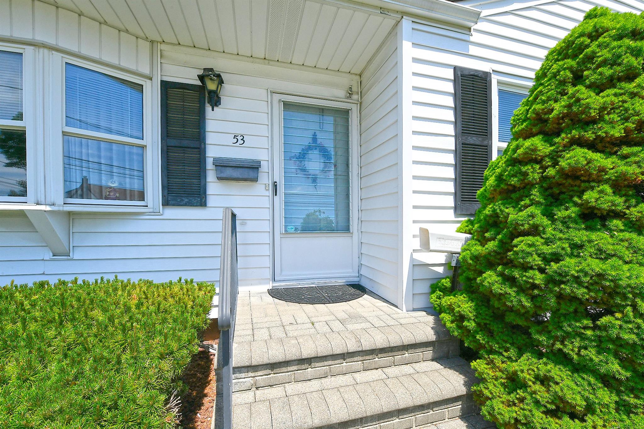 53 Hale Street, Brentwood, New York image 4