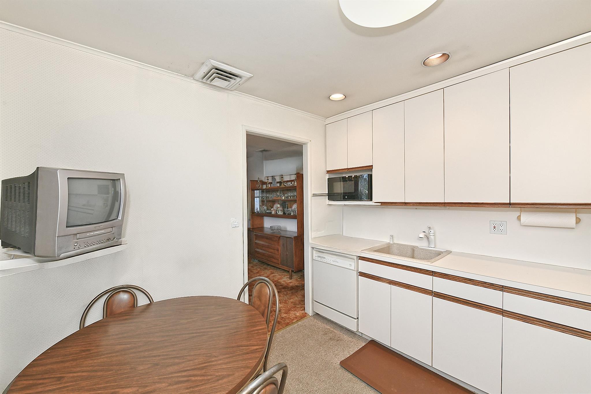 53 Hale Street, Brentwood, New York image 10