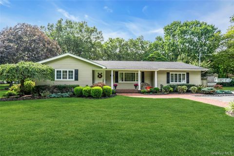 Photo of 68 Churchill Lane, Smithtown, NY 11787 (MLS # 919101)