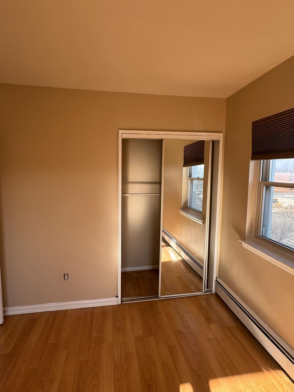 Harding Avenue 2nd   3rd, Bronx, New York - 3 Bedrooms  
2 Bathrooms - 