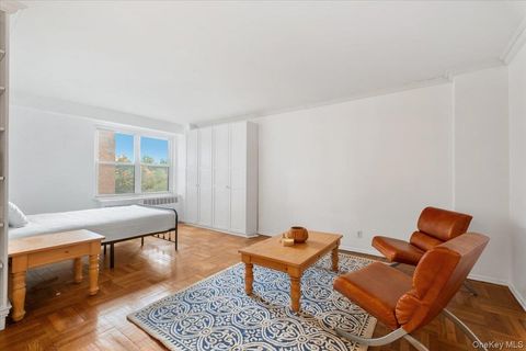 Photo of 281 Garth Road #C3D, Scarsdale, NY 10583 (MLS # 928423)