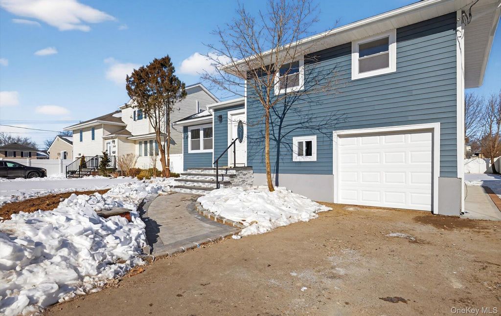 Photo of 2675 Anthony Avenue, Bellmore, NY 11710 (MLS # 959688)