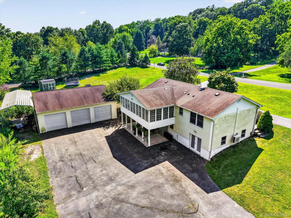 Photo of 35 Hillside Drive, Marlboro, NY 12542 (MLS # 1040462)