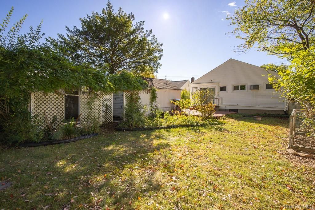 Photo of 99 E Washington Avenue, Pearl River, NY 10965 (MLS # 923195)