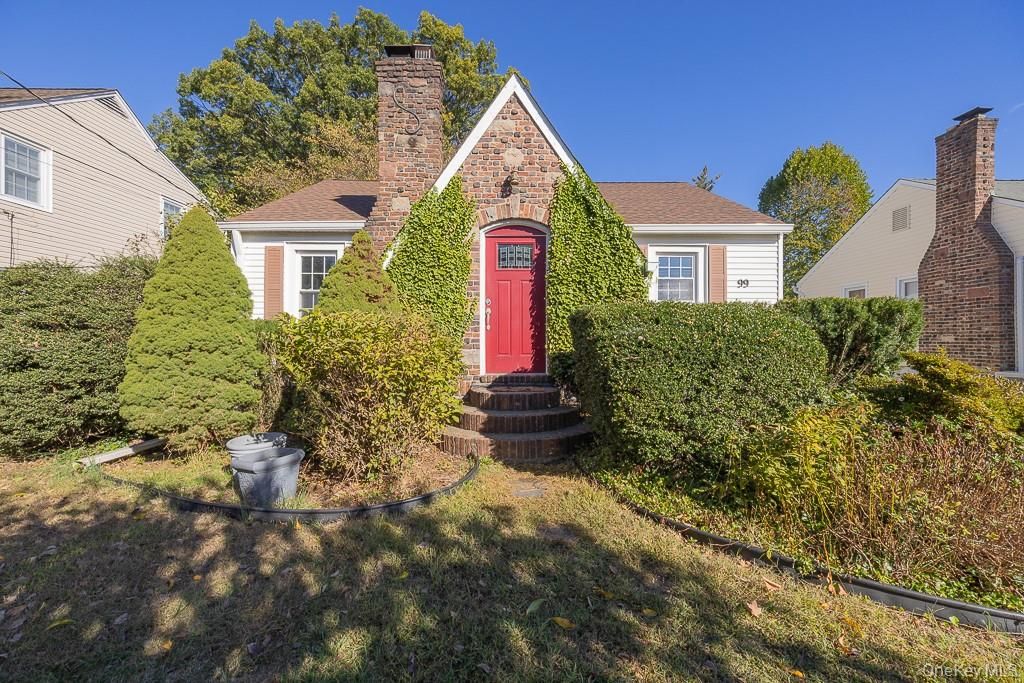 Photo of 99 E Washington Avenue, Pearl River, NY 10965 (MLS # 923195)