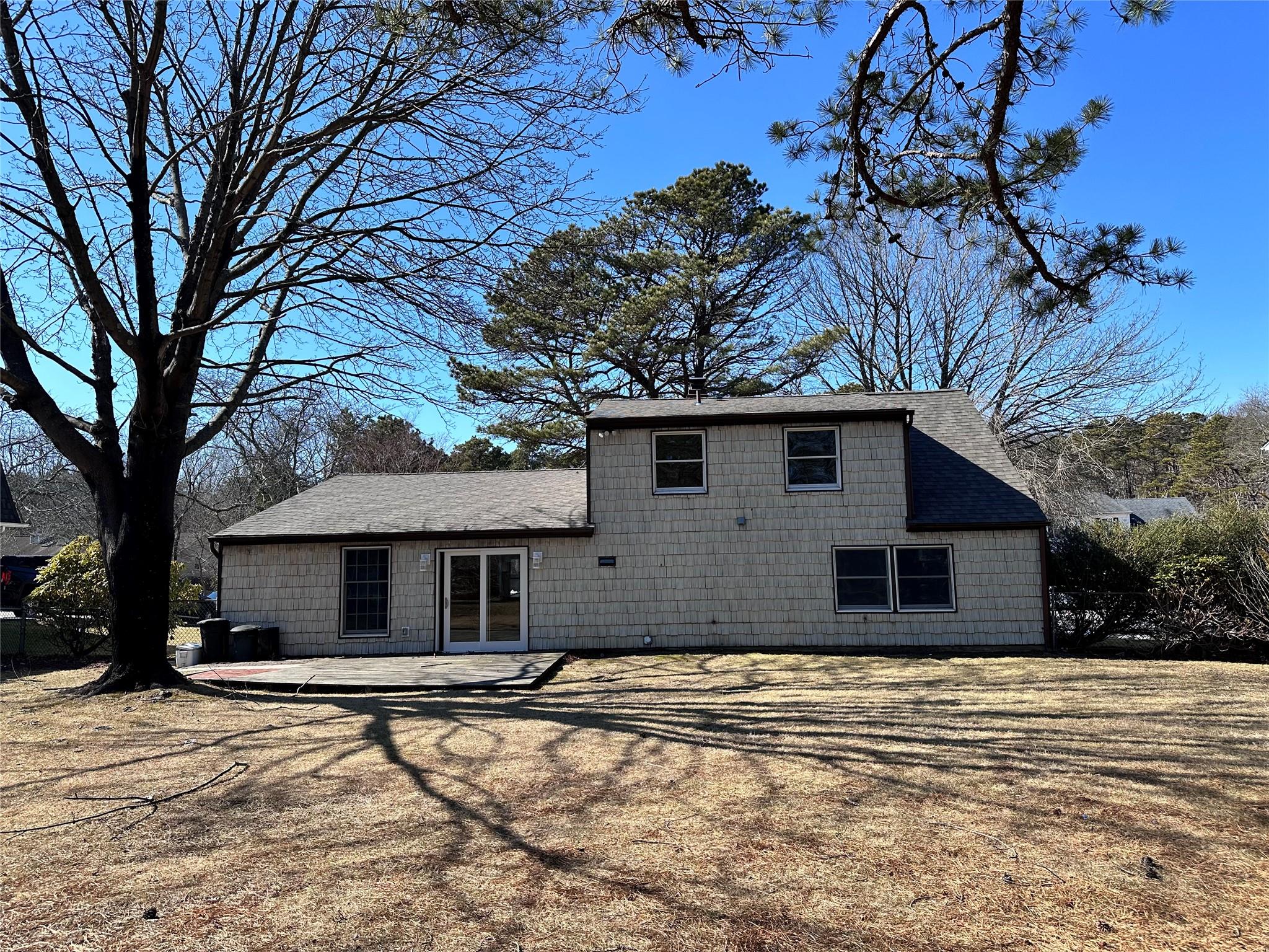 1073 Sipp Avenue, Medford, New York image 26