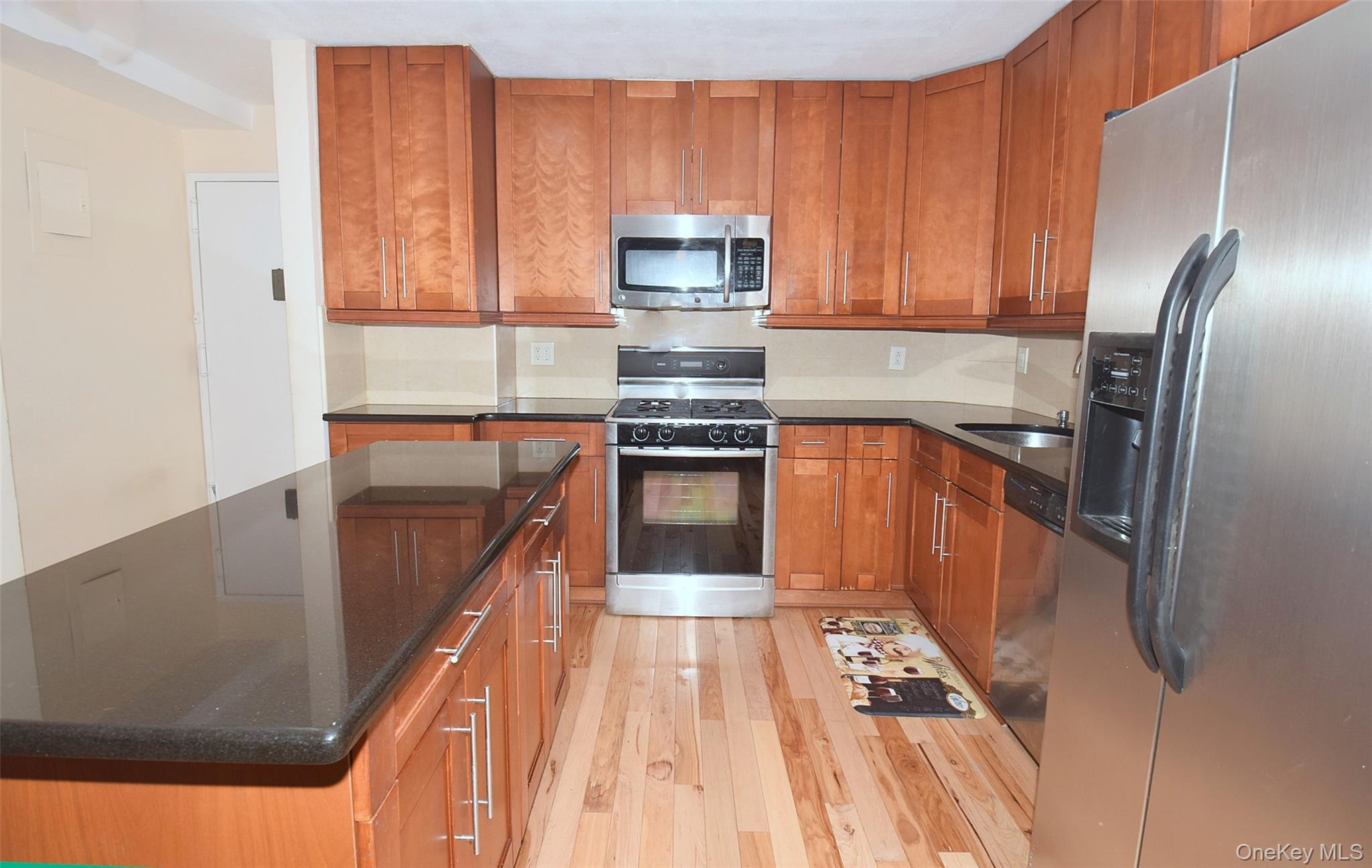 12-32 Diane Place 204 L