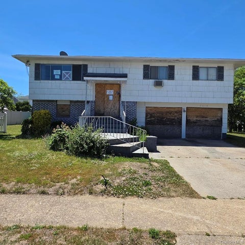 Homes For Sale - 3418 Carey Lane<br/> Baldwin, NY 11510