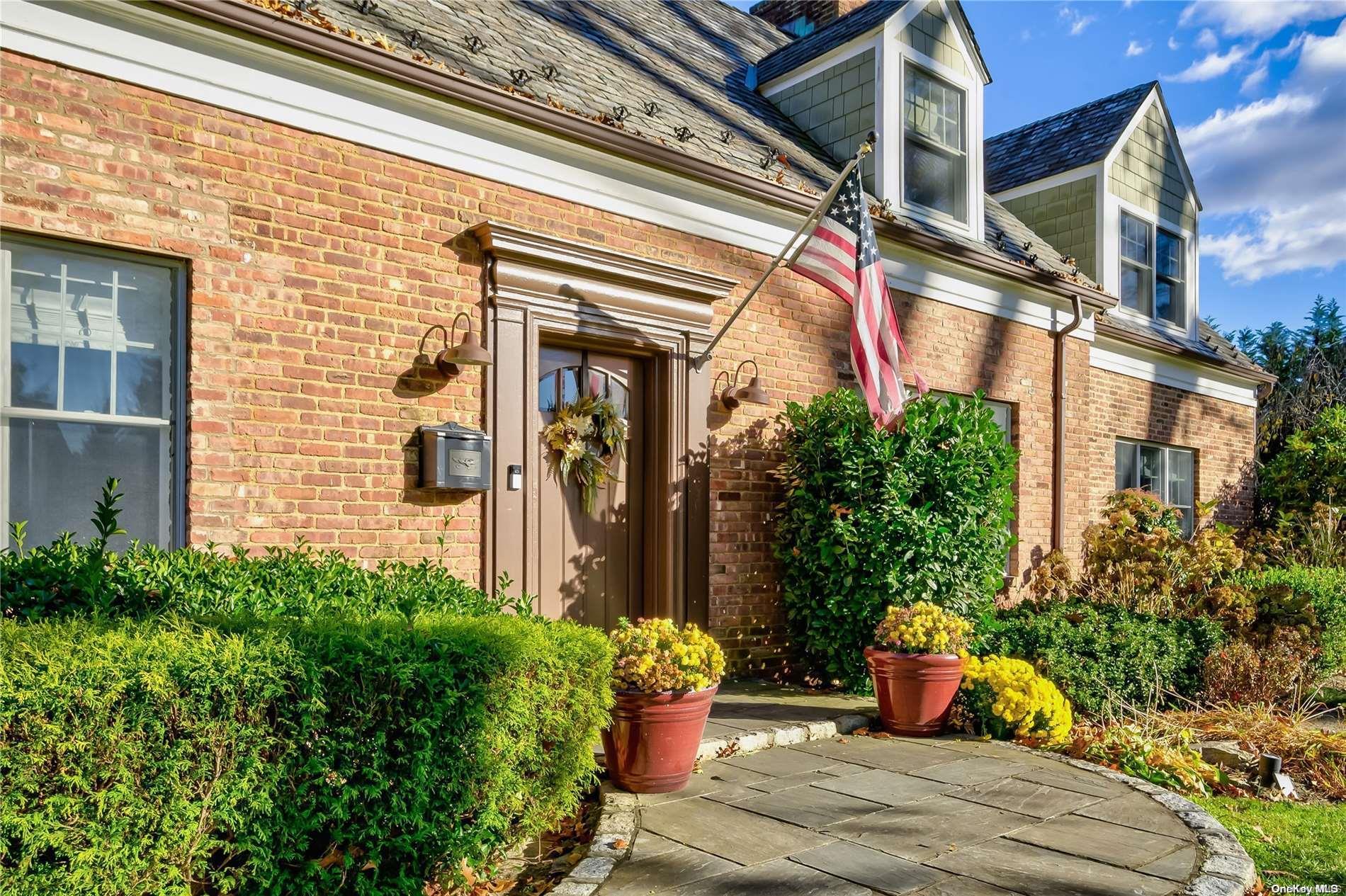 4 Beechwood Drive, Oyster Bay, New York image 1