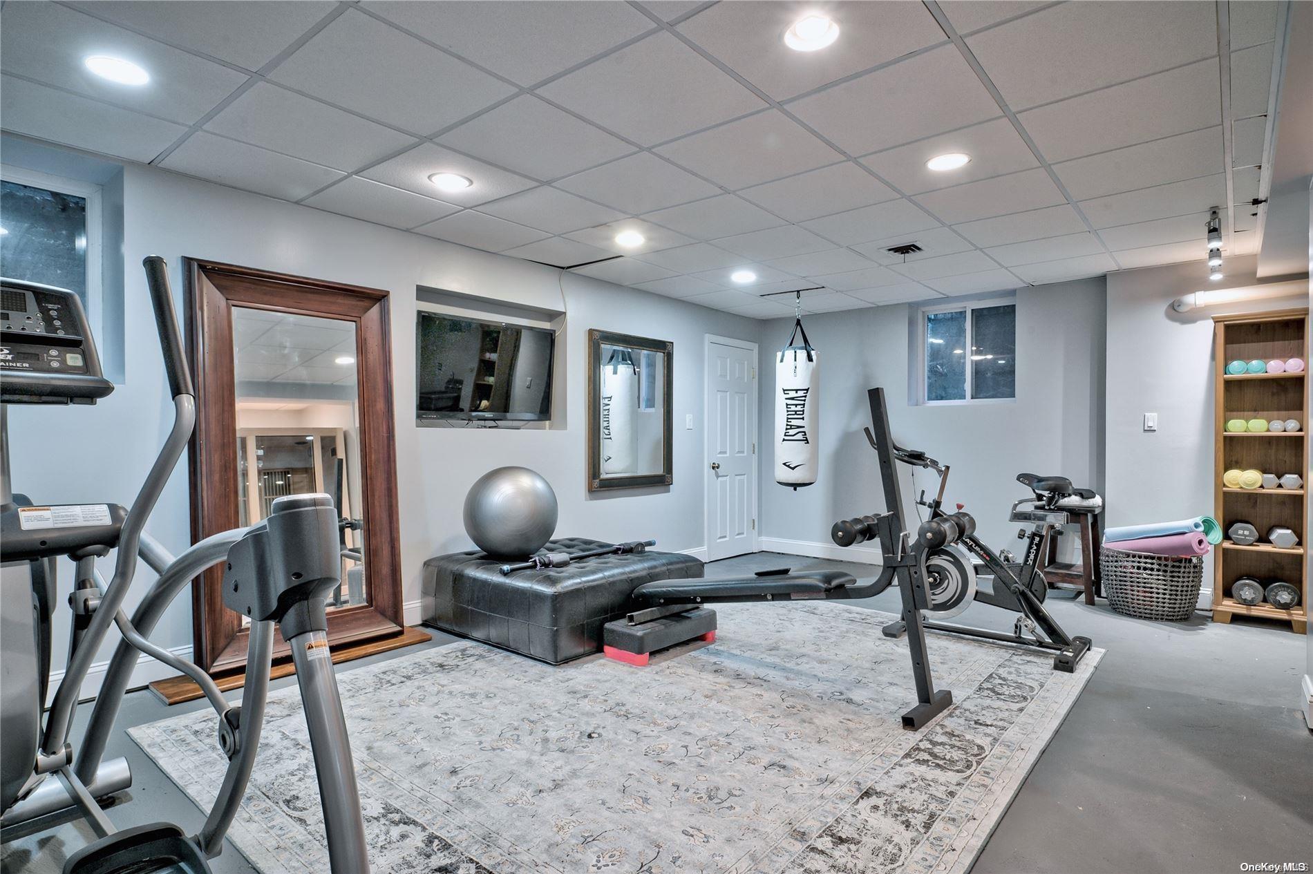 4 Beechwood Drive, Oyster Bay, New York image 32