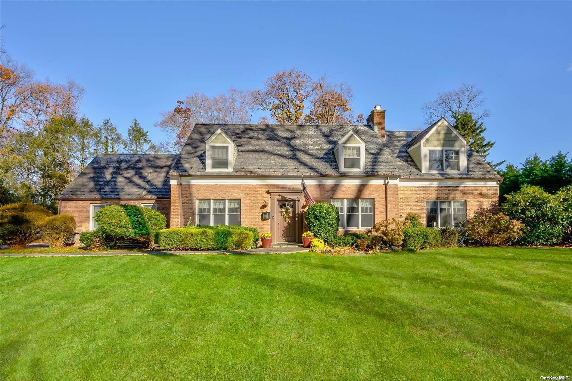 4 Beechwood Drive, Oyster Bay, New York image 2