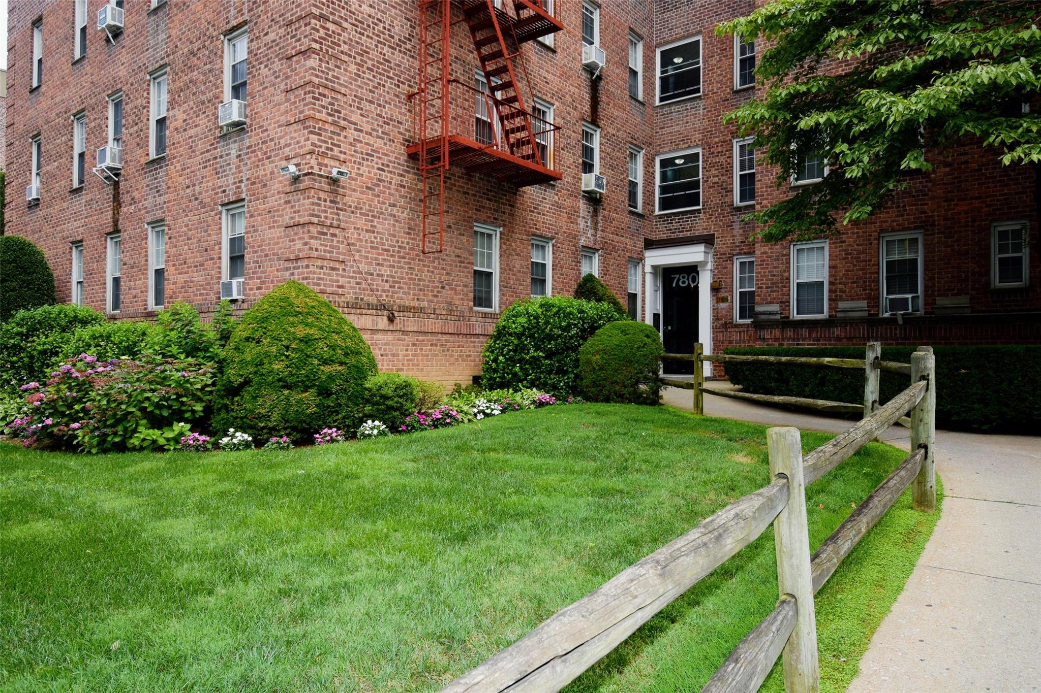 780 Bronx River A56