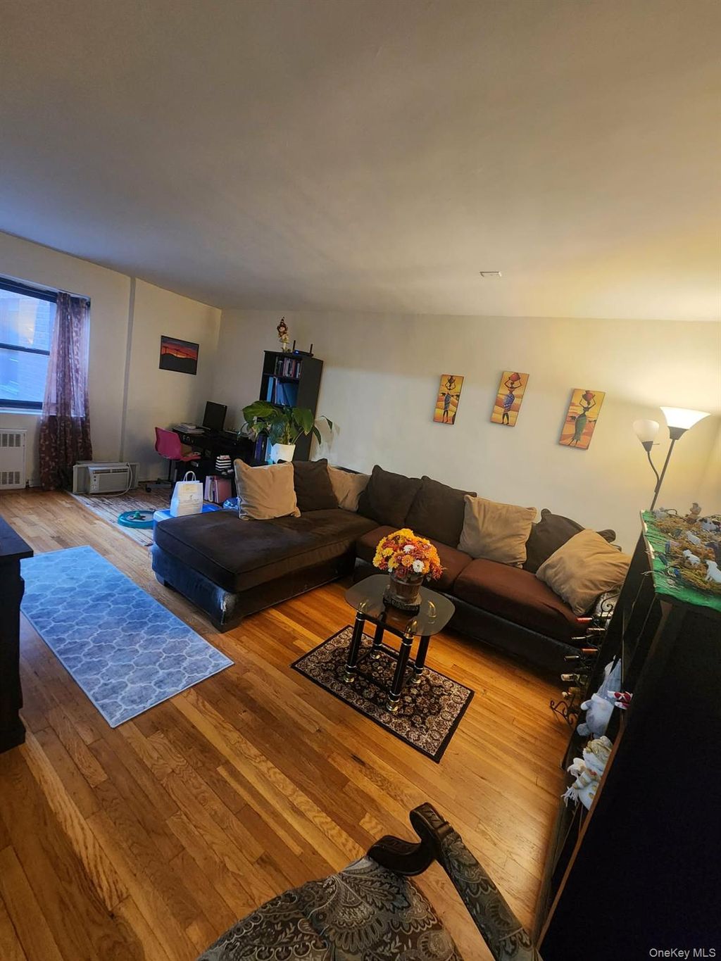 Photo of 118-60 Metropolitan Avenue #3E, Kew Gardens, NY 11415 (MLS # 969628)