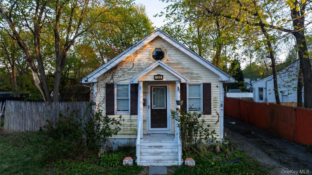 Photo of 198 Woodlawn Avenue, Saint James, NY 11780 (MLS # 988900)