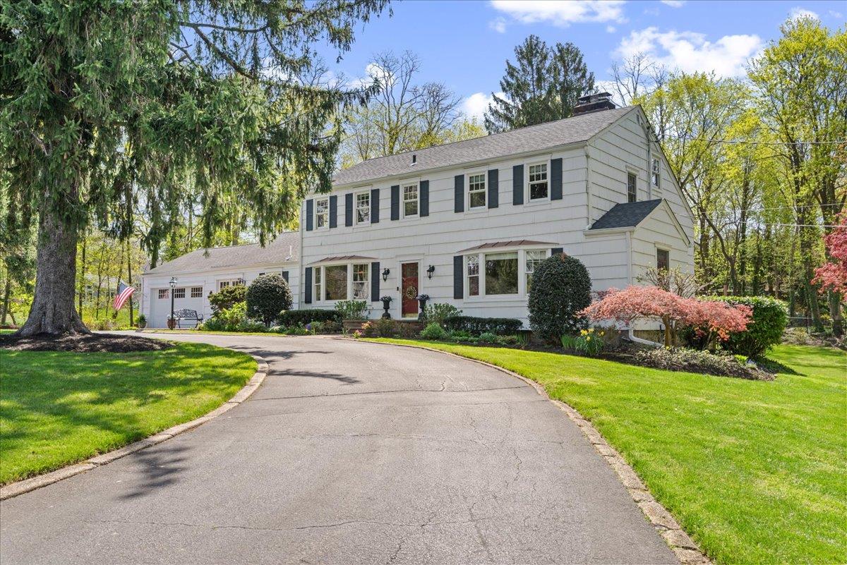 42 Connelly Road, Huntington, New York image 2