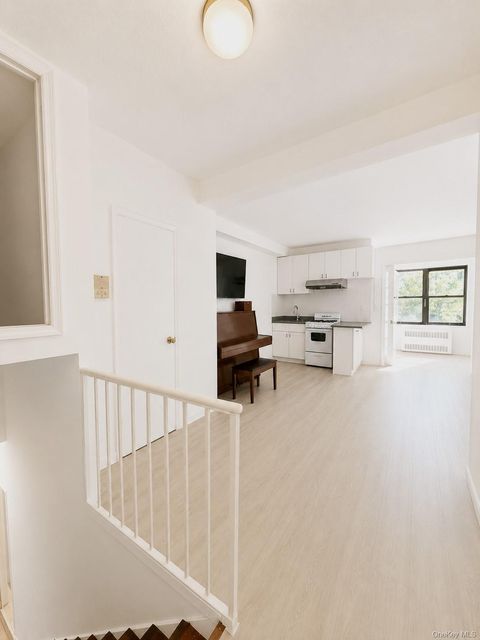 Photo of 9940 63 Road #1R, Rego Park, NY 11374 (MLS # 1000523)