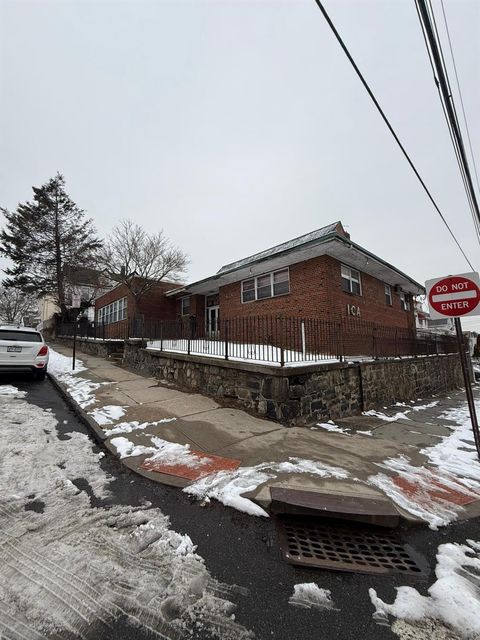 208 N 5th Avenue Mount Vernon NY 10550