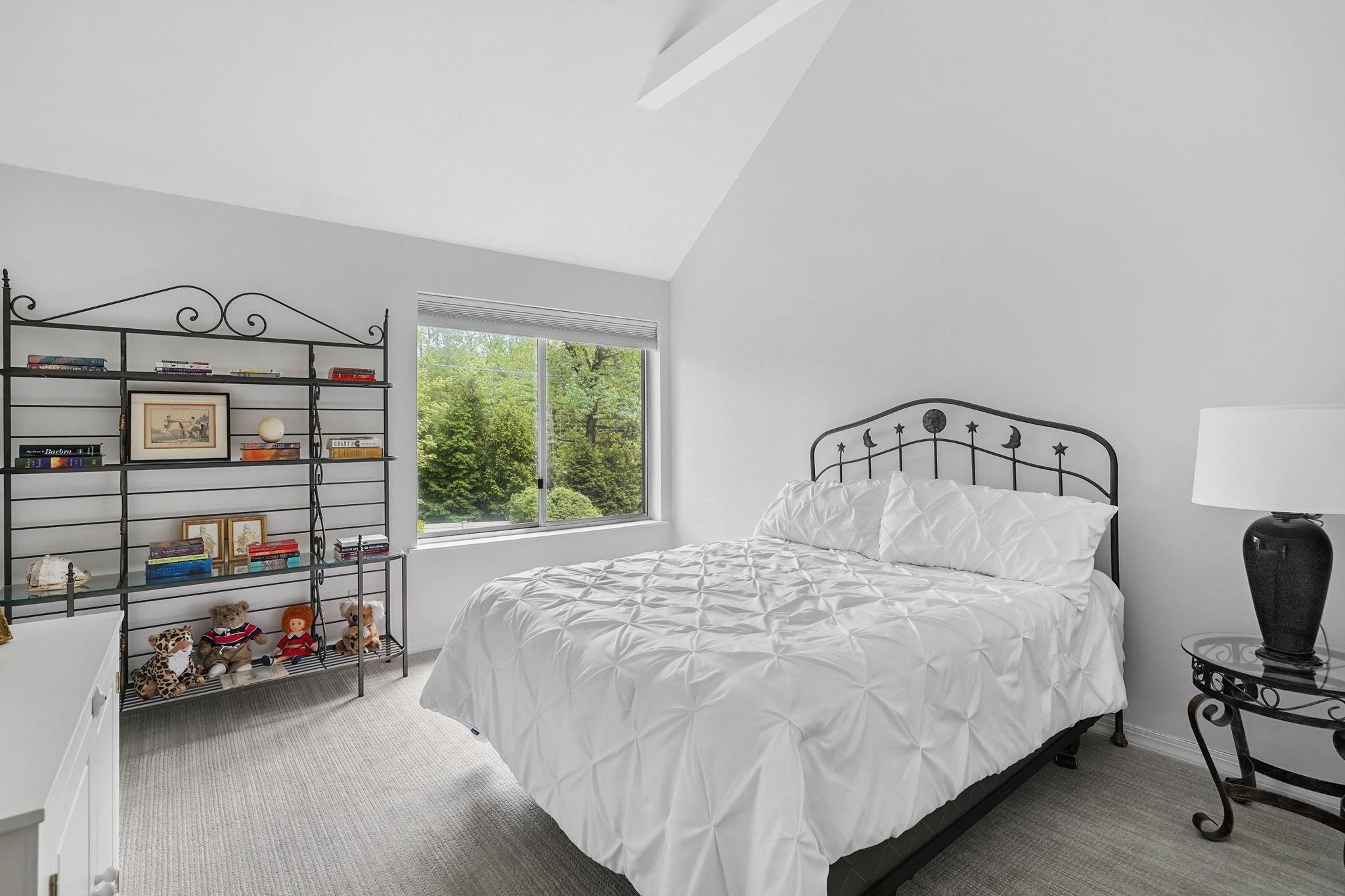 27 Indian Hill Road, New Rochelle, New York image 23