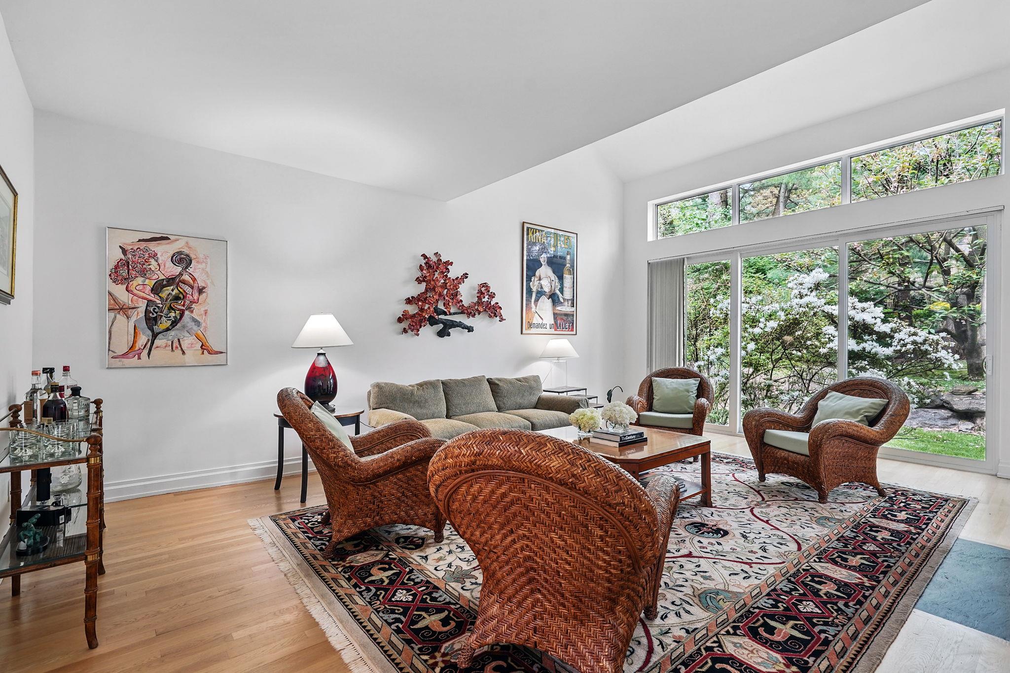 27 Indian Hill Road, New Rochelle, New York image 6