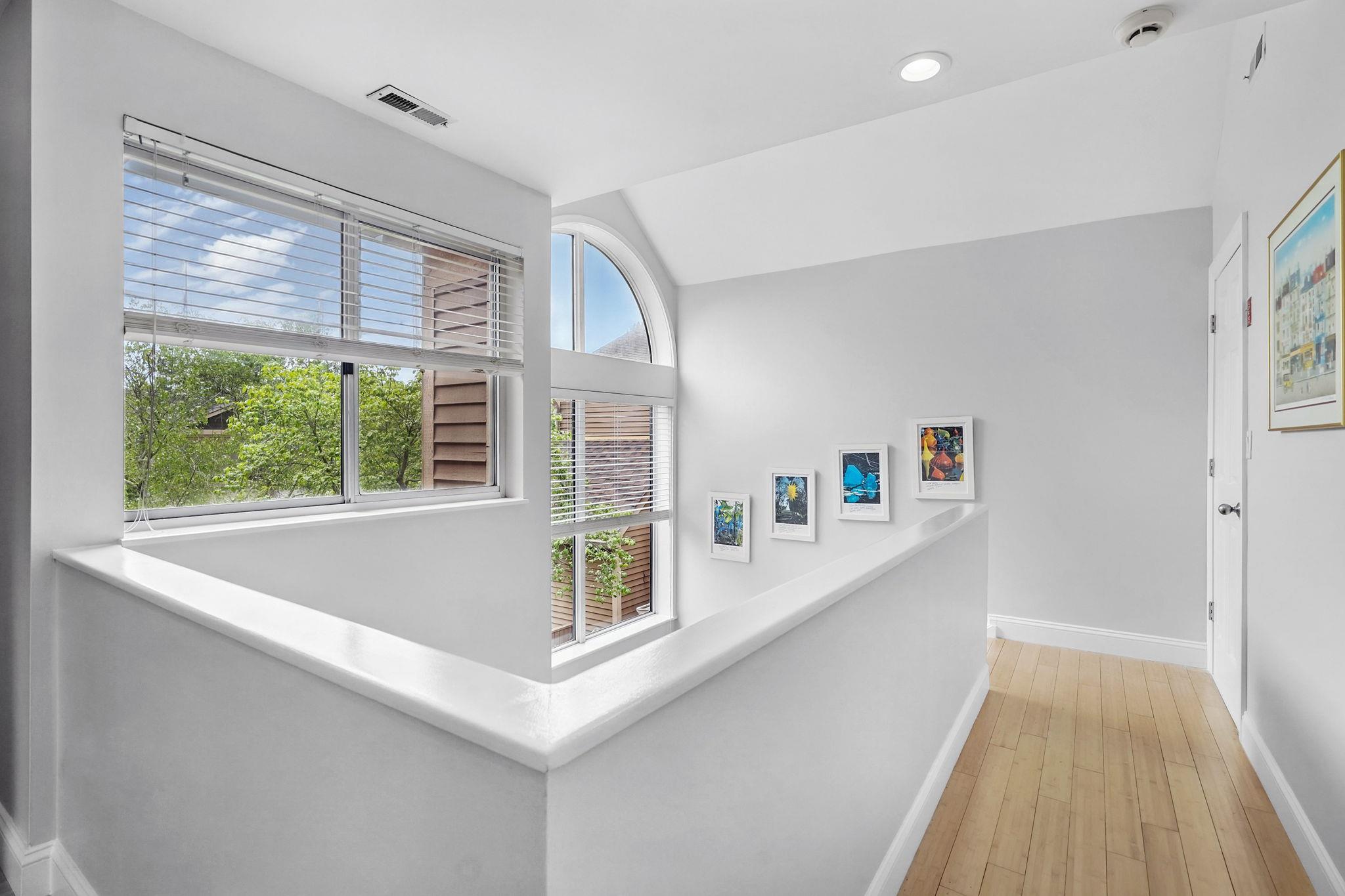 27 Indian Hill Road, New Rochelle, New York image 16