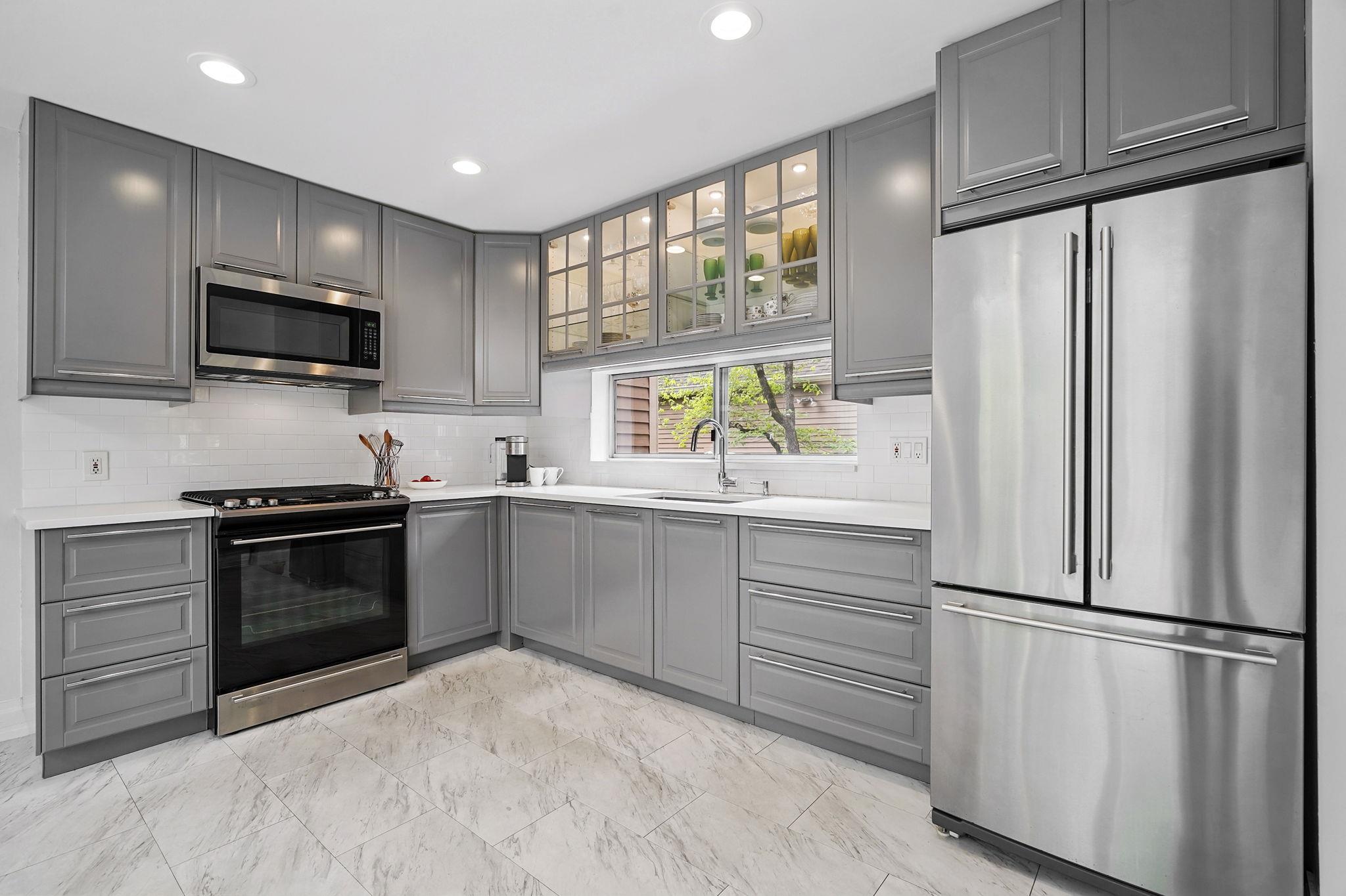 27 Indian Hill Road, New Rochelle, New York image 11