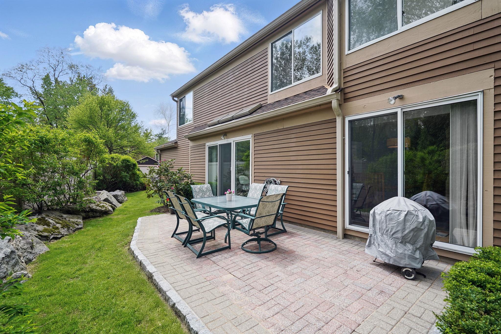 27 Indian Hill Road, New Rochelle, New York image 25