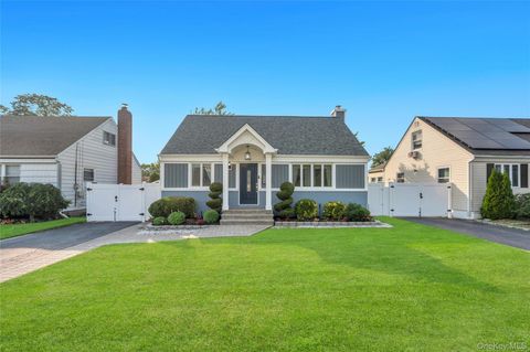 Photo of 5 Sunset Avenue, Farmingdale, NY 11735 (MLS # 1029439)