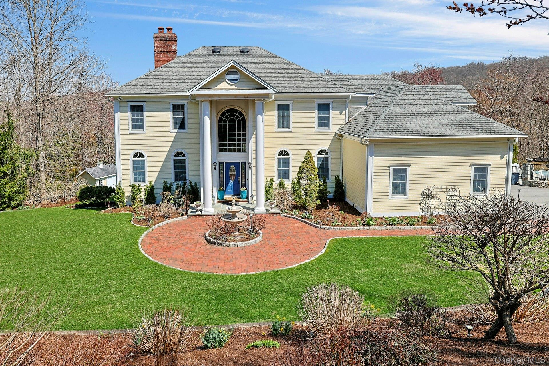 350 Wooded Hill Court