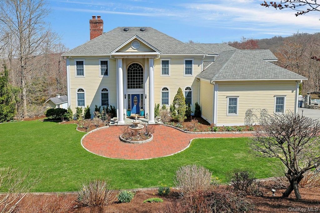 Photo of 350 Wooded Hill Court, Chappaqua, NY 10514 (MLS # 973339)