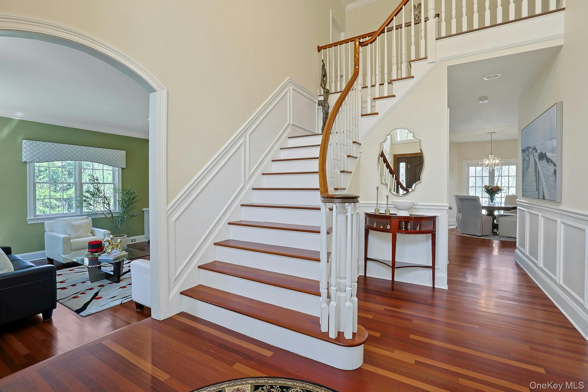 350 Wooded Hill Court