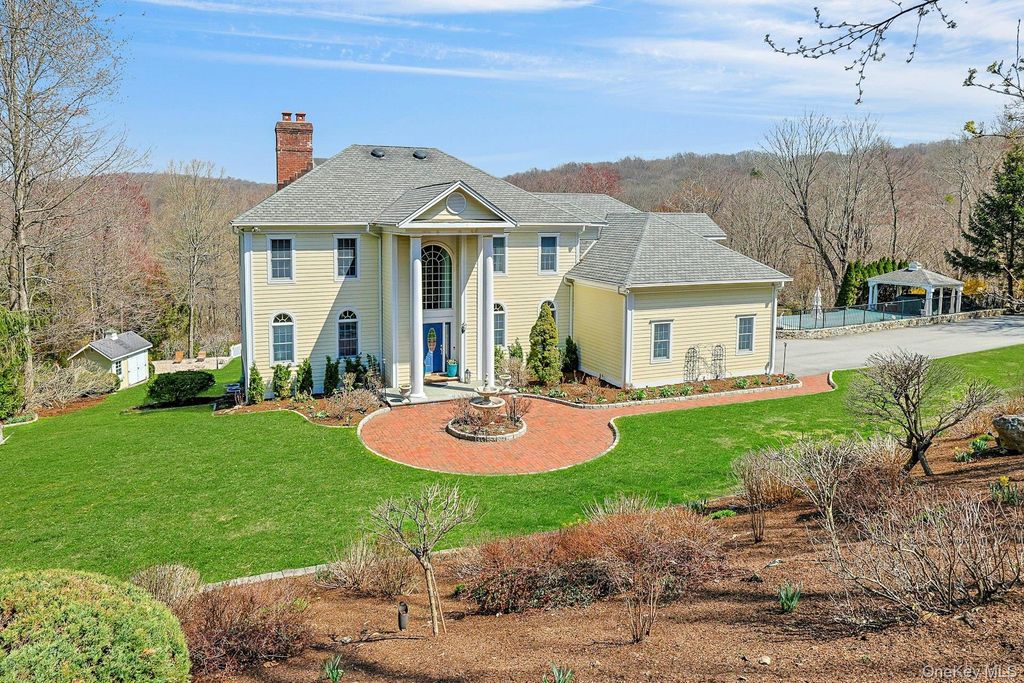 Photo of 350 Wooded Hill Court, Chappaqua, NY 10514 (MLS # 973339)