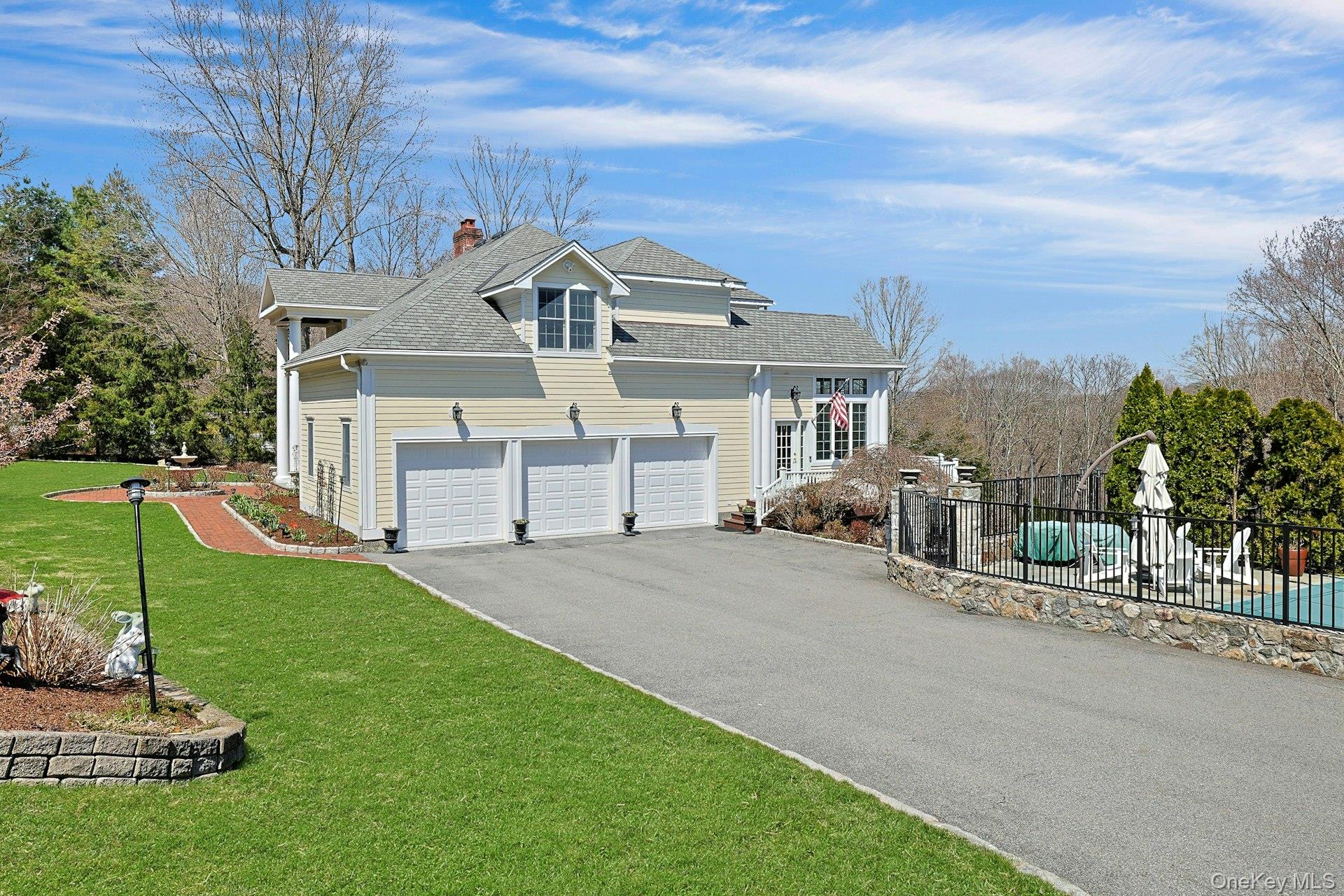 350 Wooded Hill Court