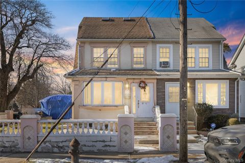 4564 170th Street Flushing NY 11358