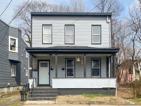 Photo of 72 1/2 Henry Avenue, Newburgh, NY 12550 (MLS # 957931)
