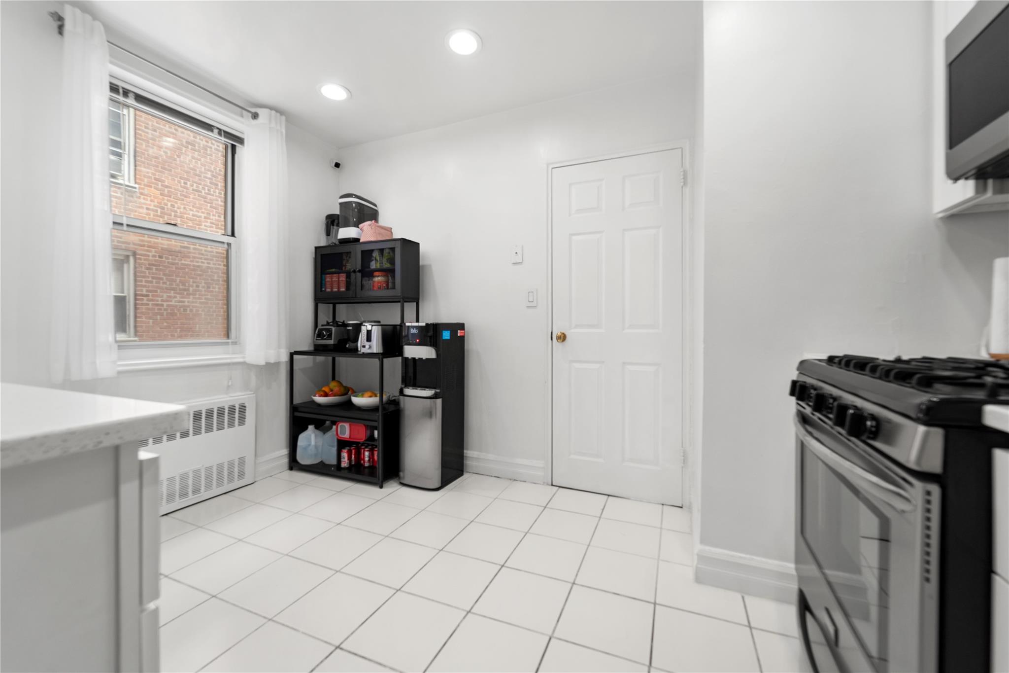 3 Sadore Lane #4G, Yonkers, New York image 7
