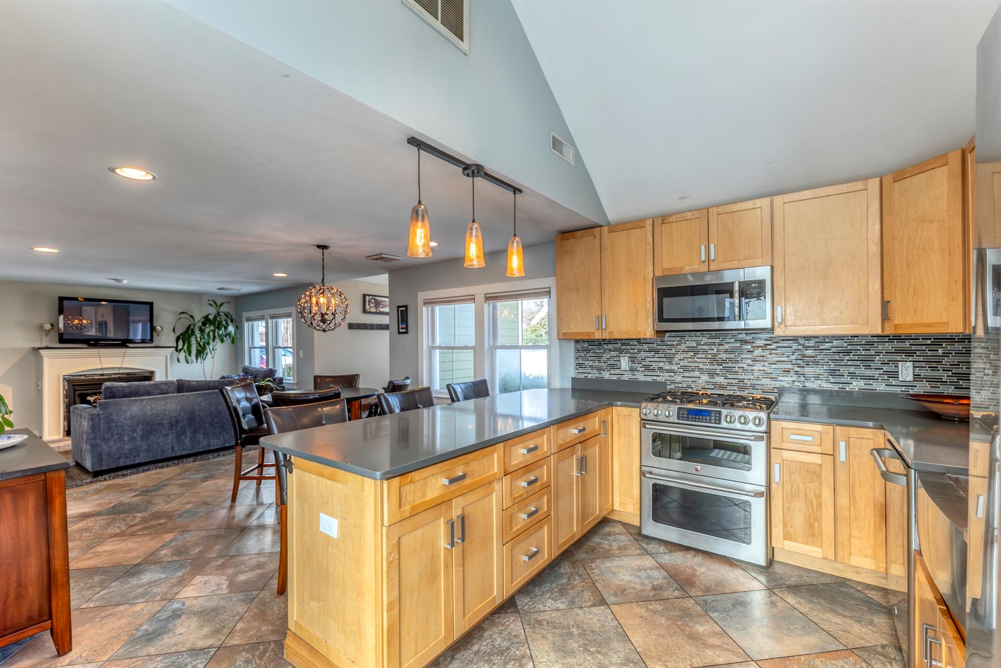 209 W Sackett Street, Port Ewen, New York image 15