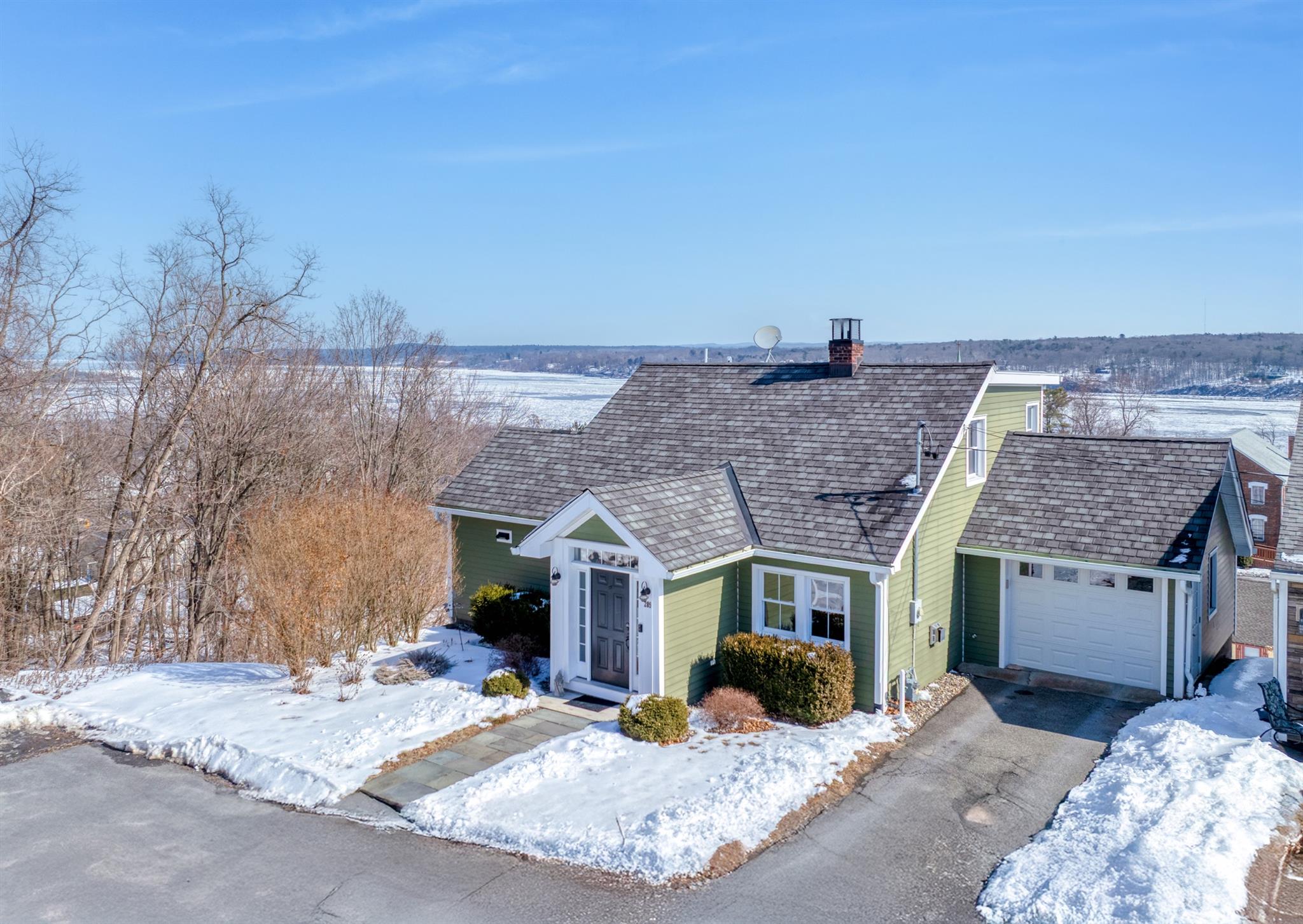 209 W Sackett Street, Port Ewen, New York image 1