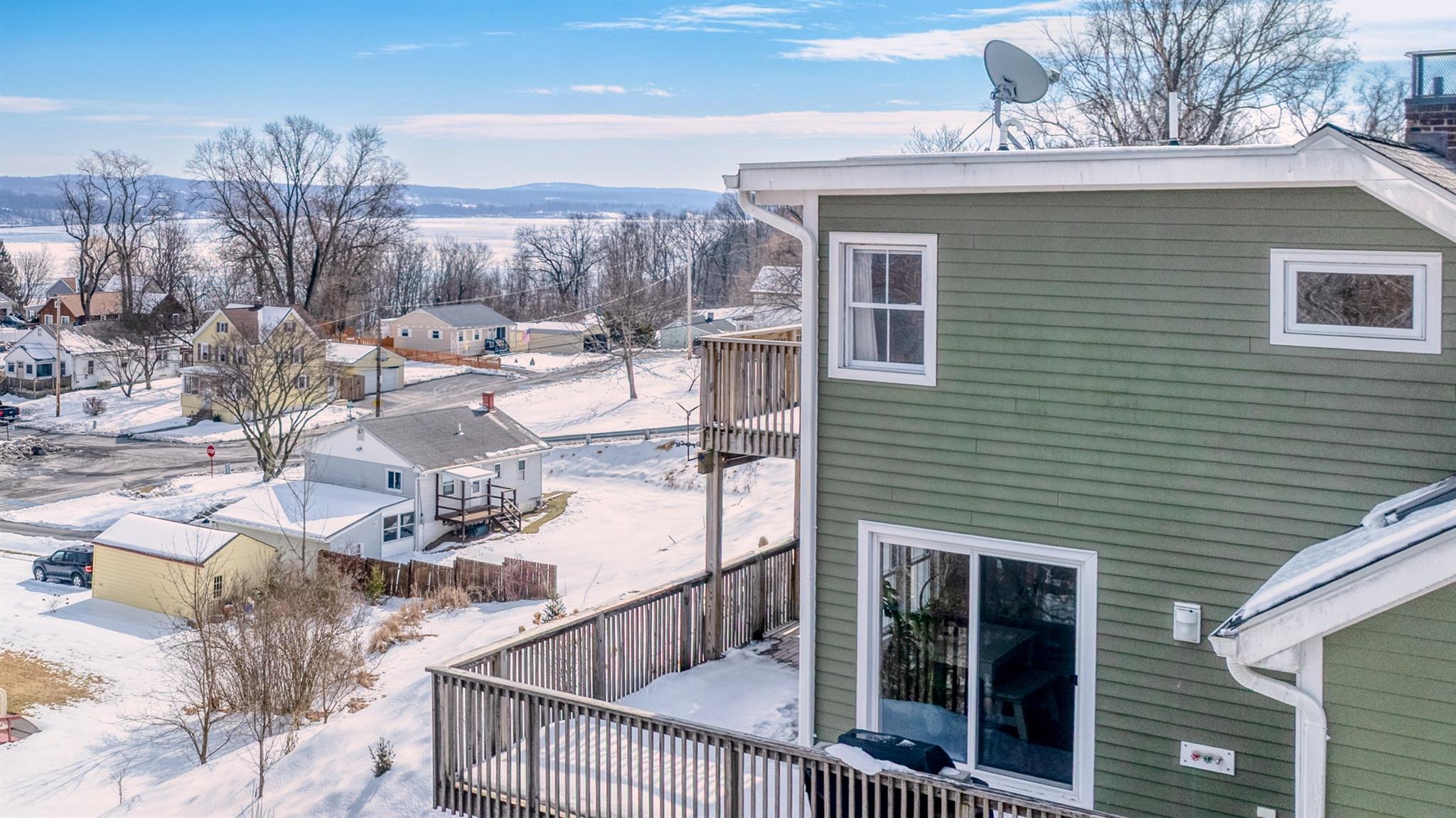209 W Sackett Street, Port Ewen, New York image 4