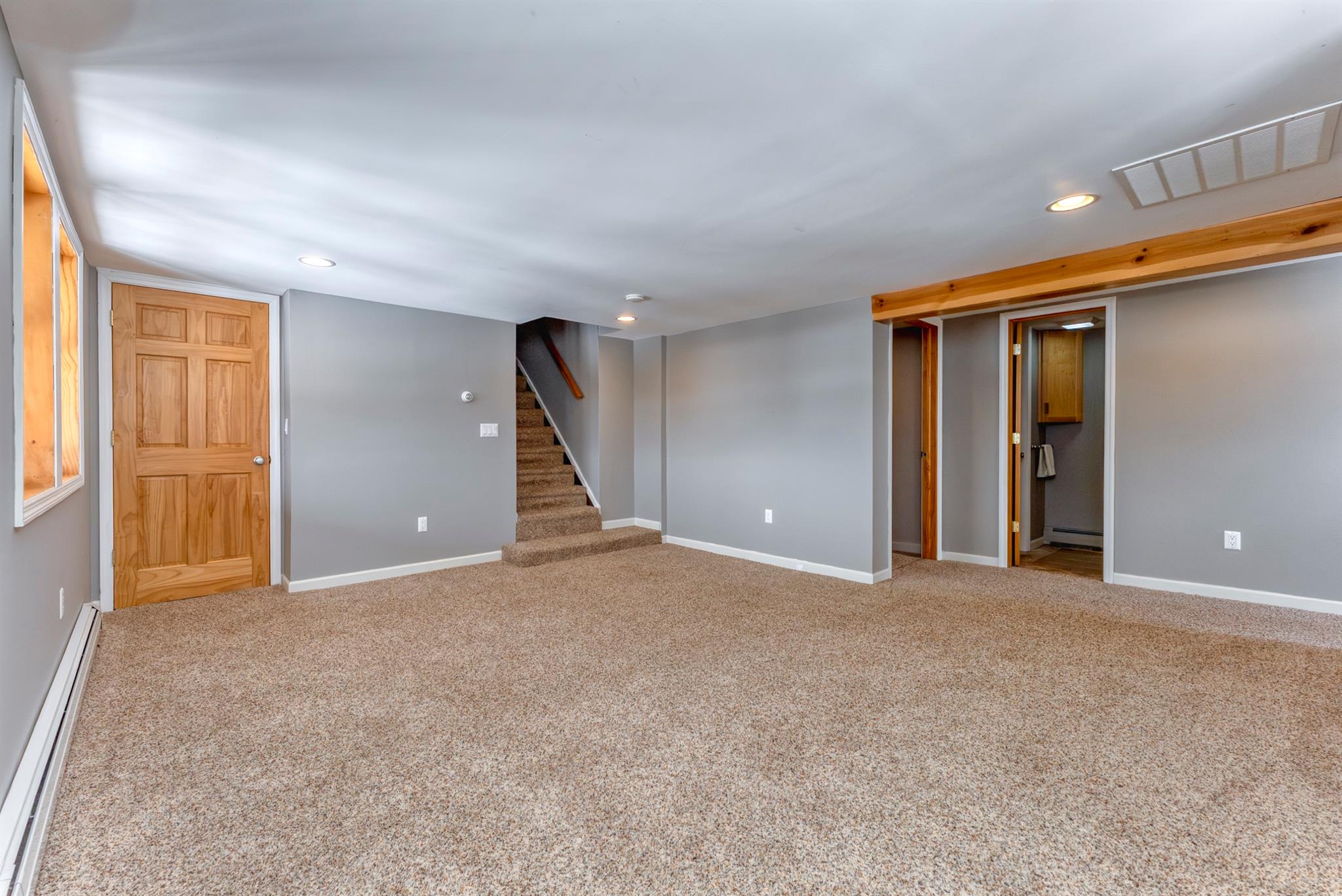 209 W Sackett Street, Port Ewen, New York image 27